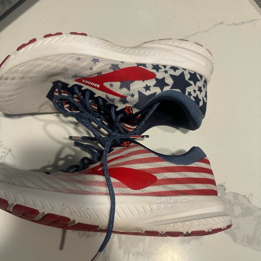 Brooks (limited edition) women’s Sneakers - Navy, Red, and White - Picture 8 of 8